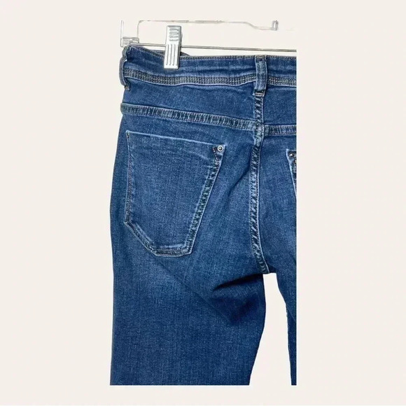 0852. Zara DENIM JEANS SKINNY STYLE NON DISTRESSED SIZE 6 MEDIUM WASH - Picture 8 of 9